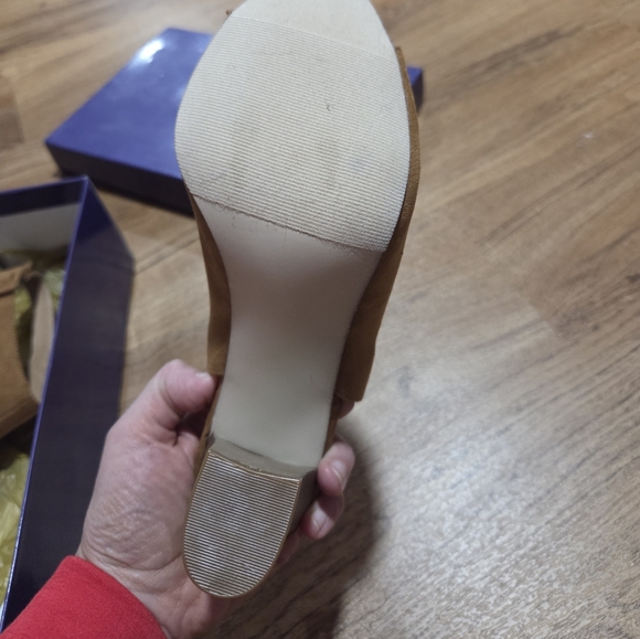 Madden Girl Tan Suede Peep Toe Booties Classic Neutral Shoes Block Heel 7.5 - Picture 8 of 8